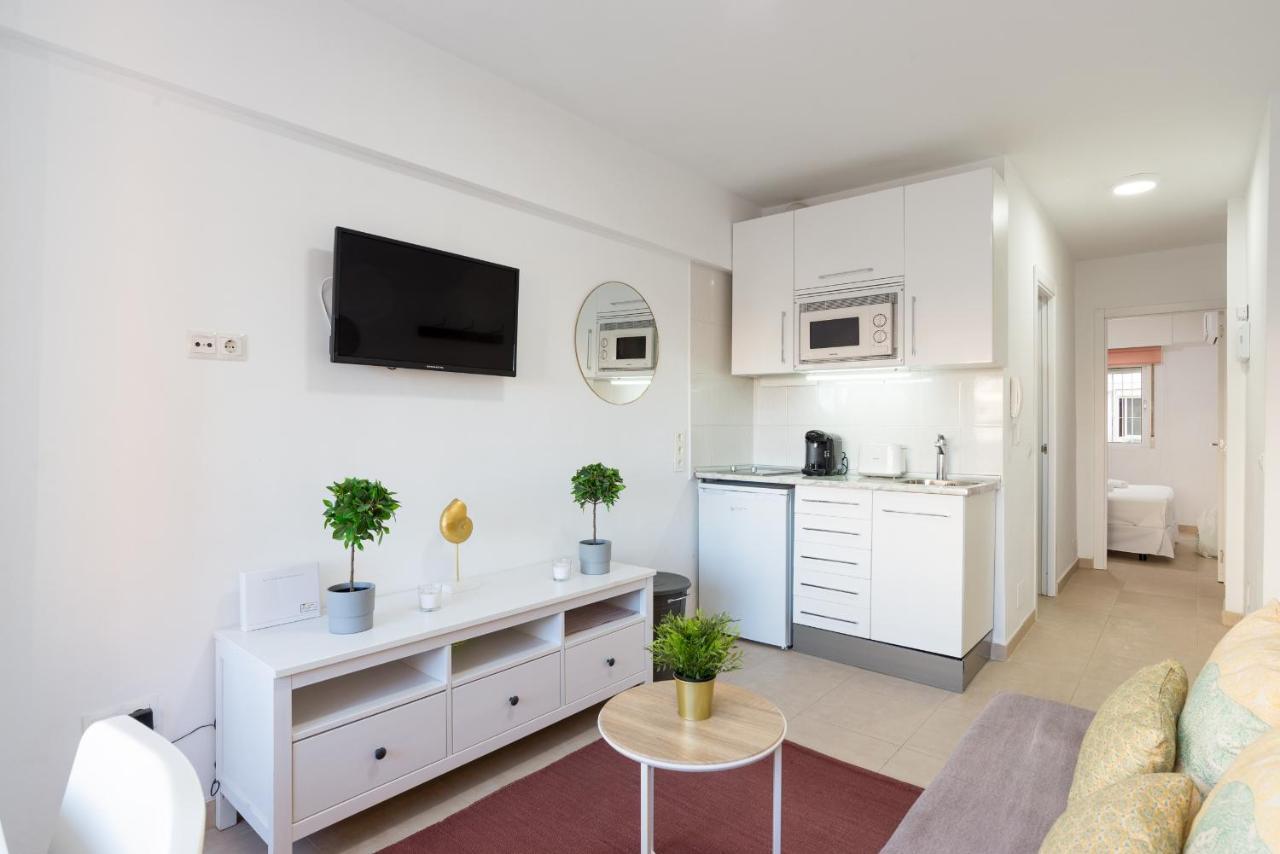 Mp7 Renovated Apartment Right On The Beach 700 Meters Away From Old Town Málaga Exterior foto